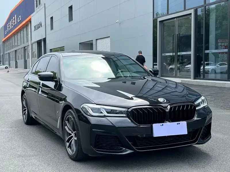 BMW 5 Series — фото 3