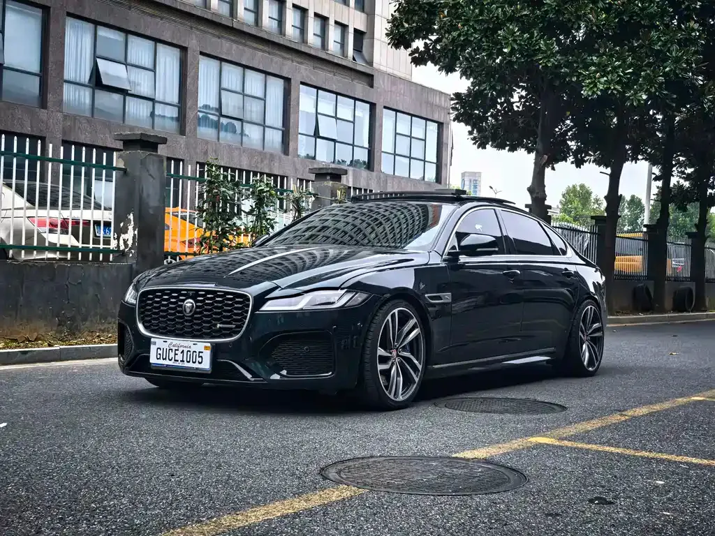 Jaguar XFL — фото 1