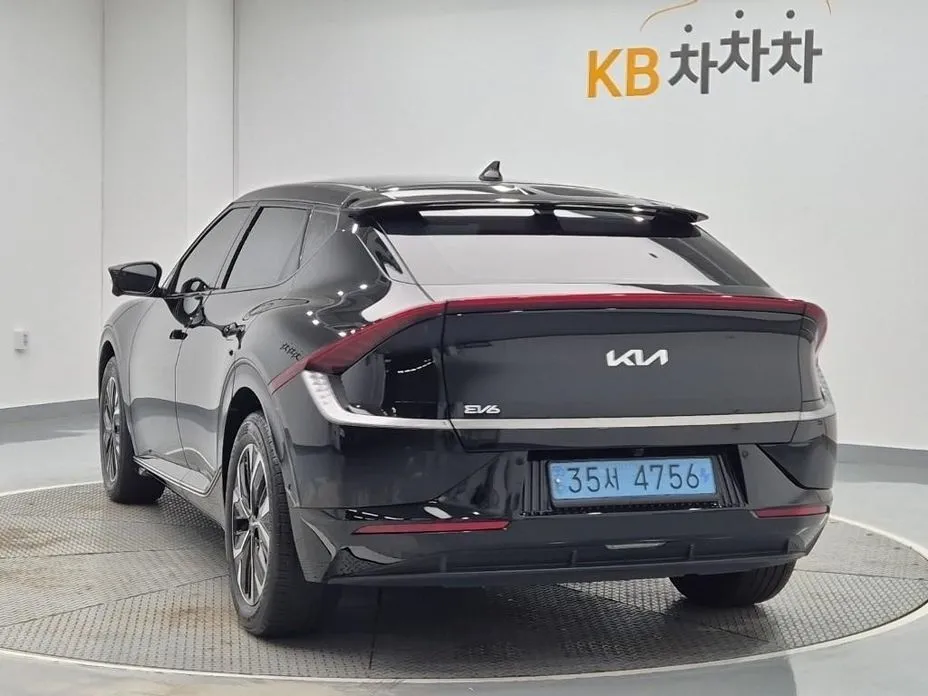 Kia EV6 — фото 9