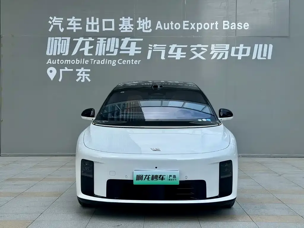 Li Auto Li i8 — фото 3