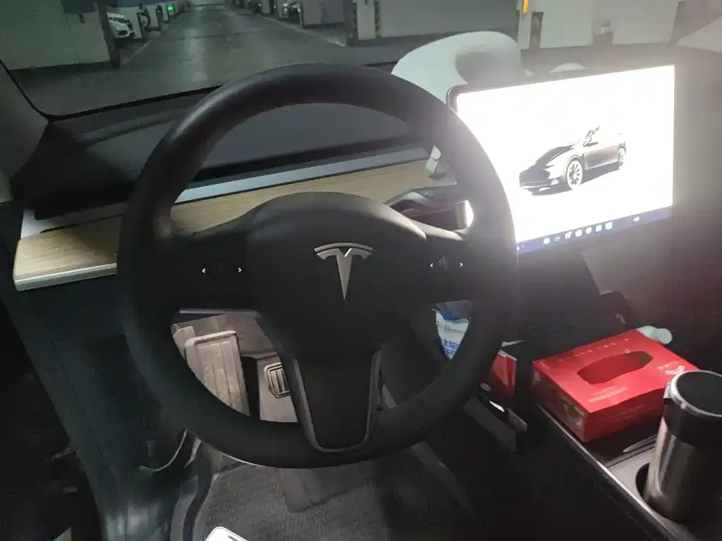 Tesla Model Y — фото 7