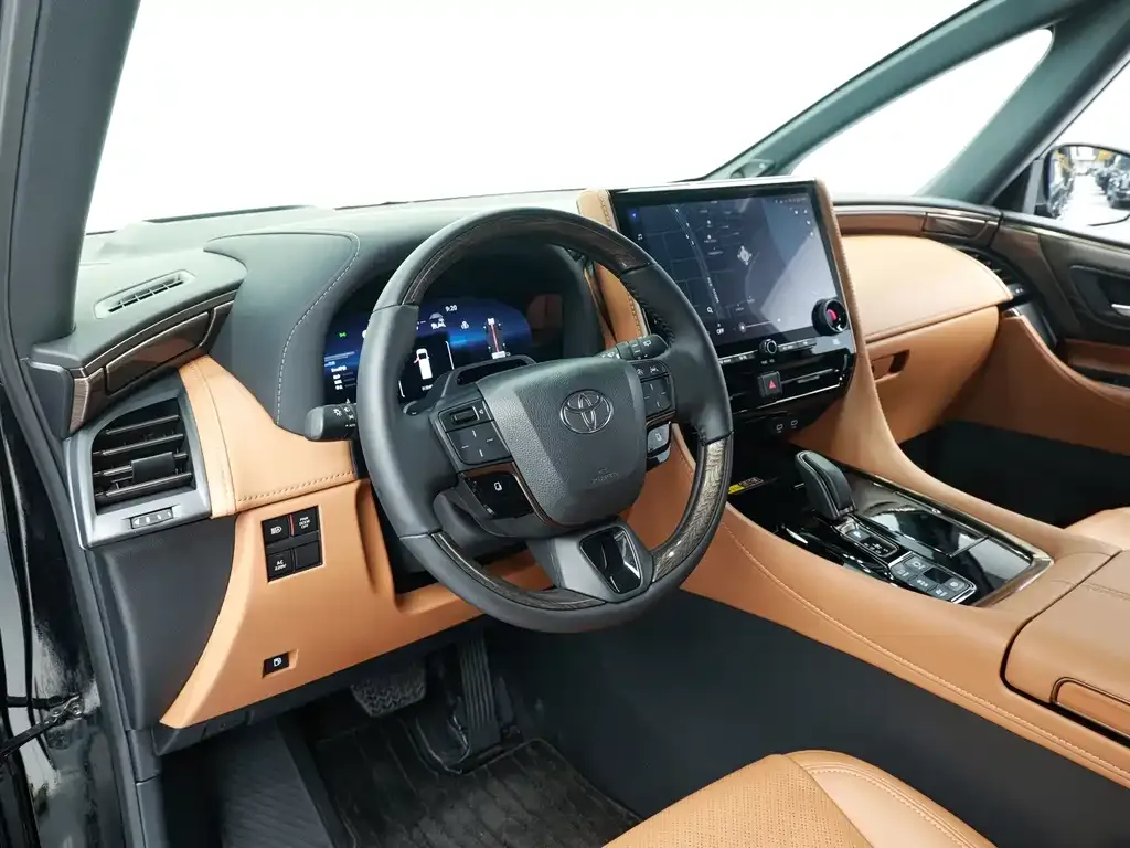 Toyota Alphard — фото 8