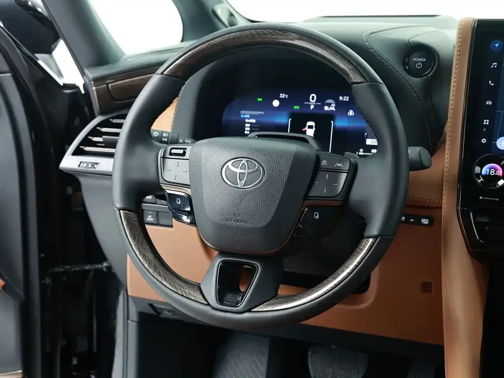 Toyota Alphard — фото 10