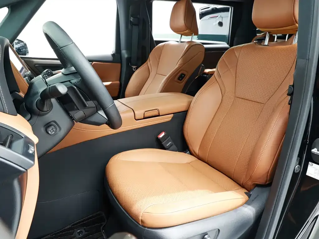 Toyota Alphard — фото 9