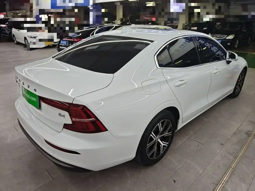 Volvo S60 — фото 4