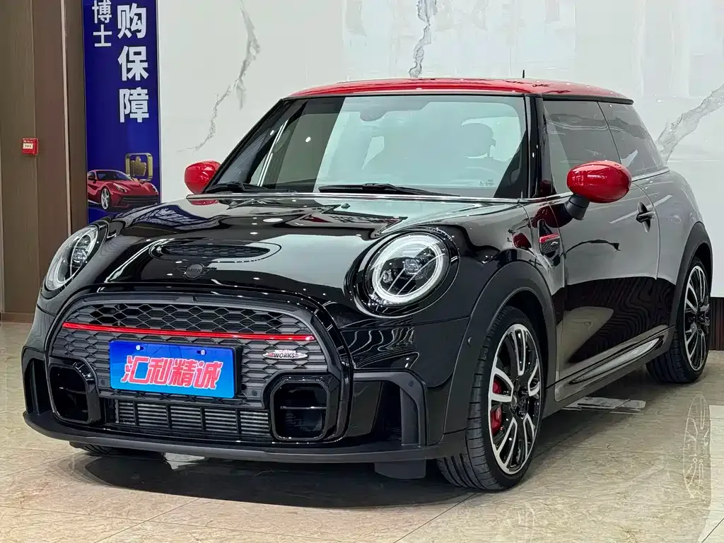 MINI JCW (John Cooper Works) — фото 1