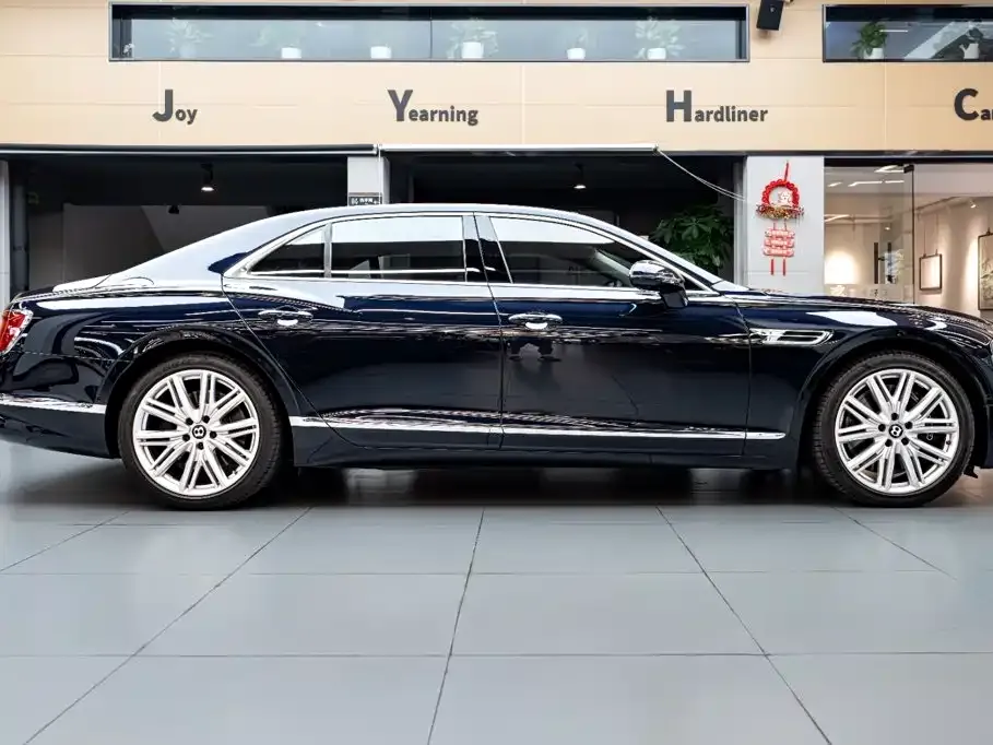 Bentley Flying Spur — фото 4