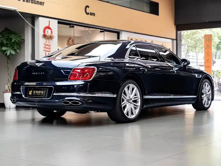 Bentley Flying Spur — фото 10