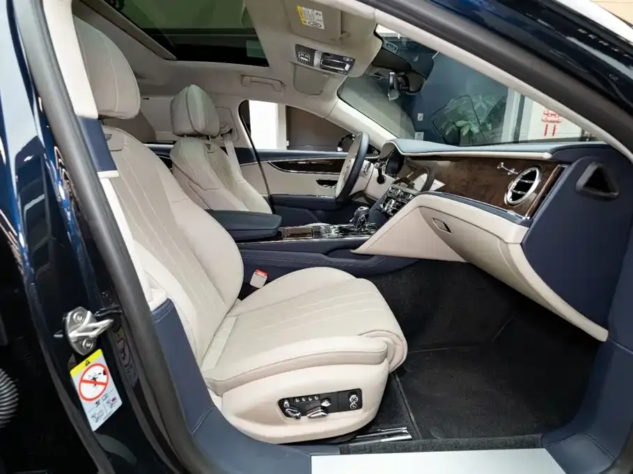Bentley Flying Spur — фото 7