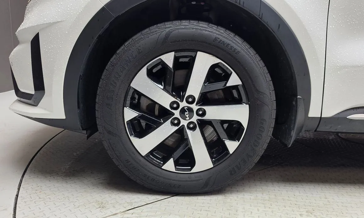 Kia Sorento — фото 10