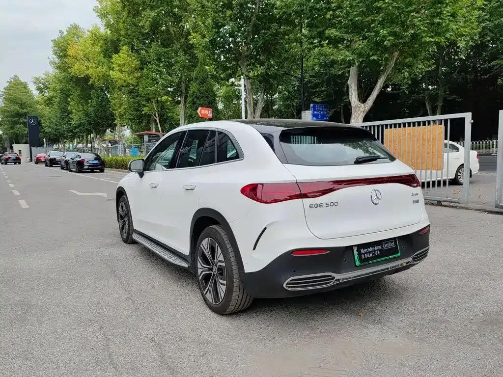 Mercedes-Benz EQE SUV — фото 10