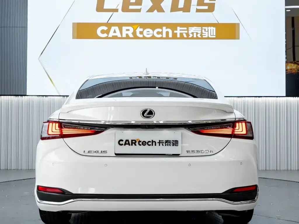 Lexus ES — фото 3
