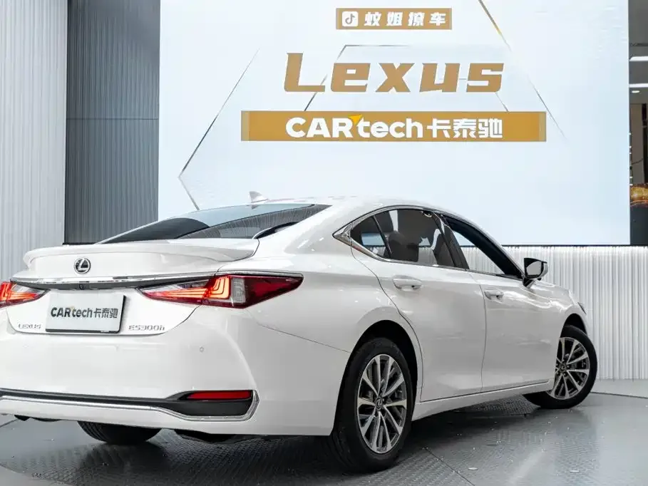 Lexus ES — фото 2