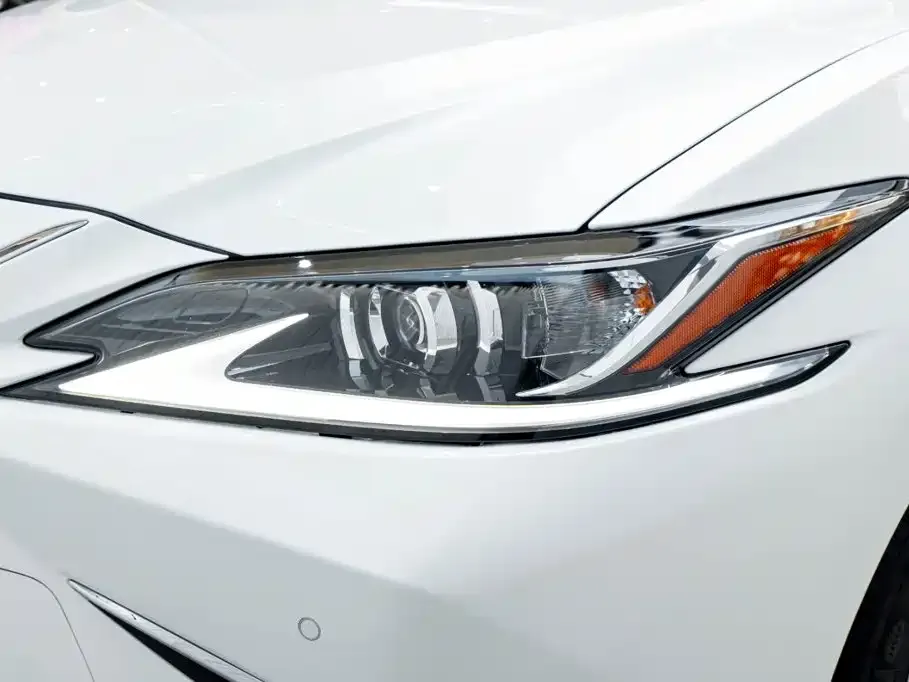 Lexus ES — фото 4