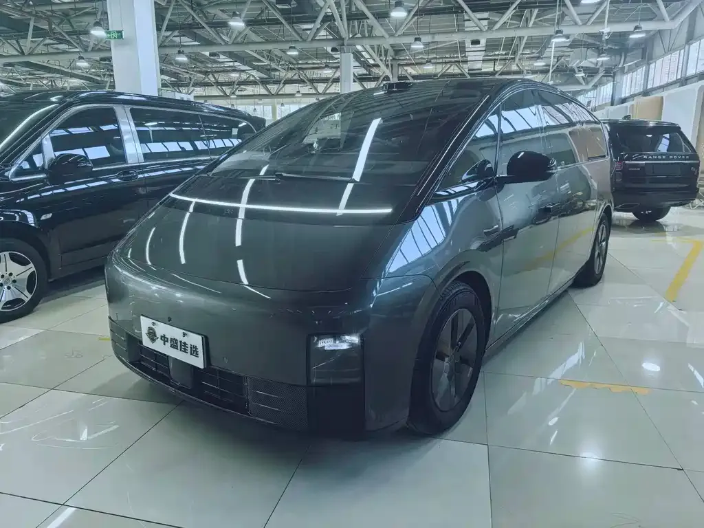 Li Auto MEGA — фото 1