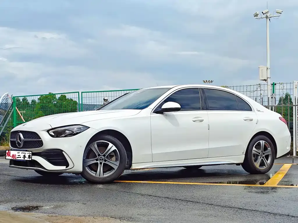 Mercedes-Benz C-Class — фото 1