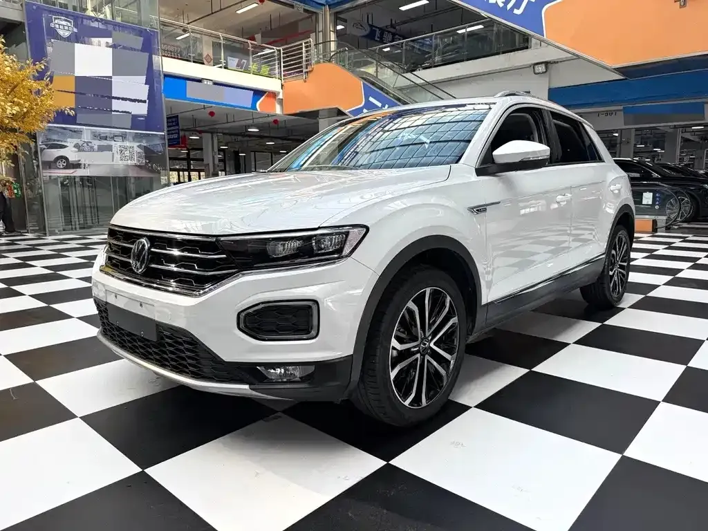 Volkswagen T-Roc — фото 1