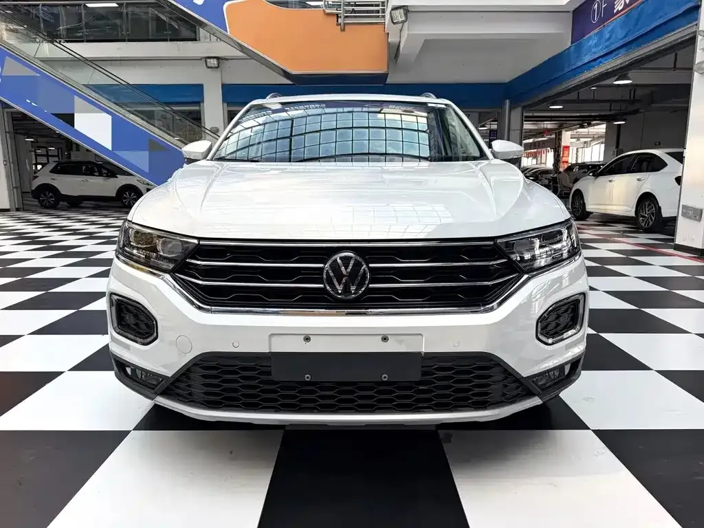 Volkswagen T-Roc — фото 8