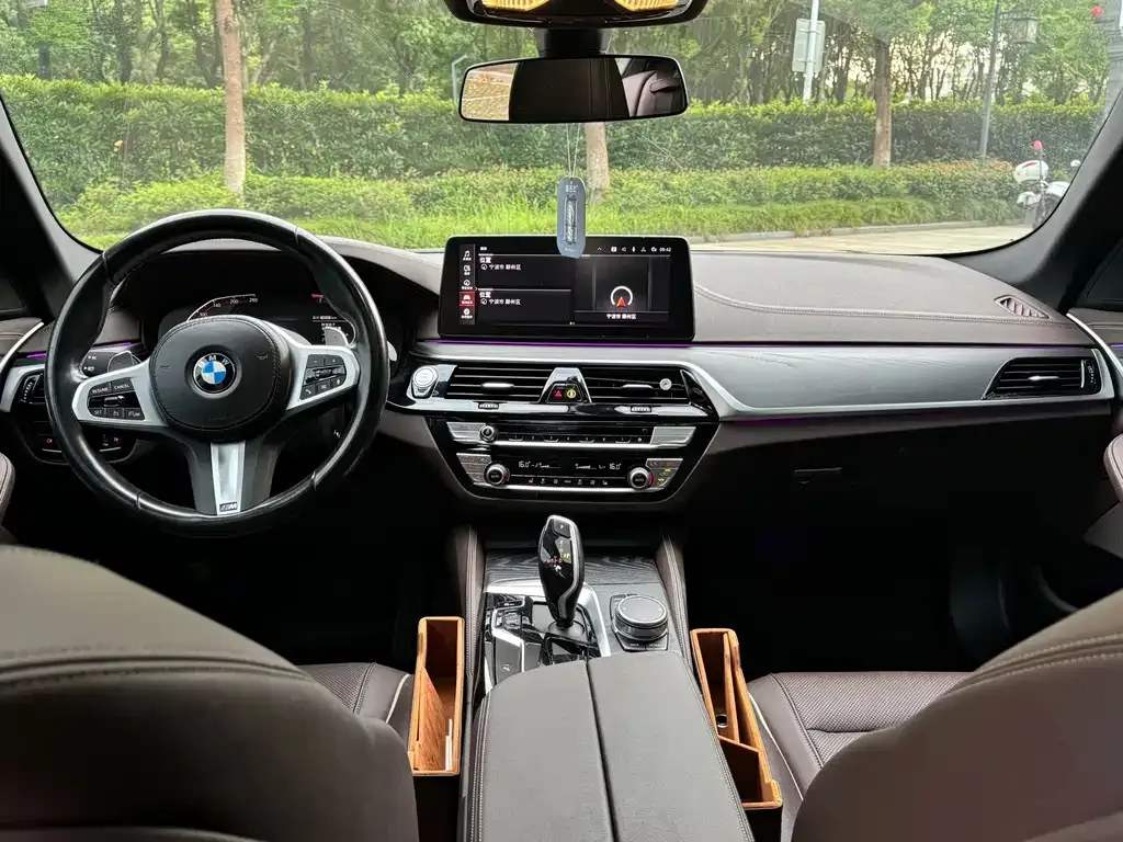 BMW 5 Series — фото 10