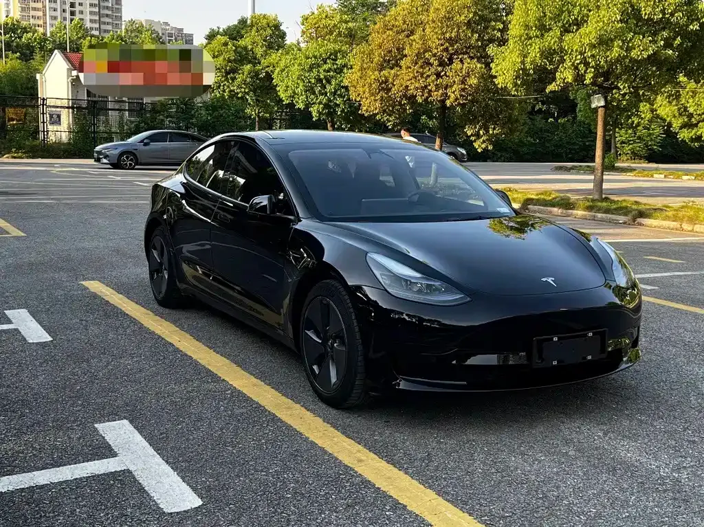 Tesla Model 3 — фото 9