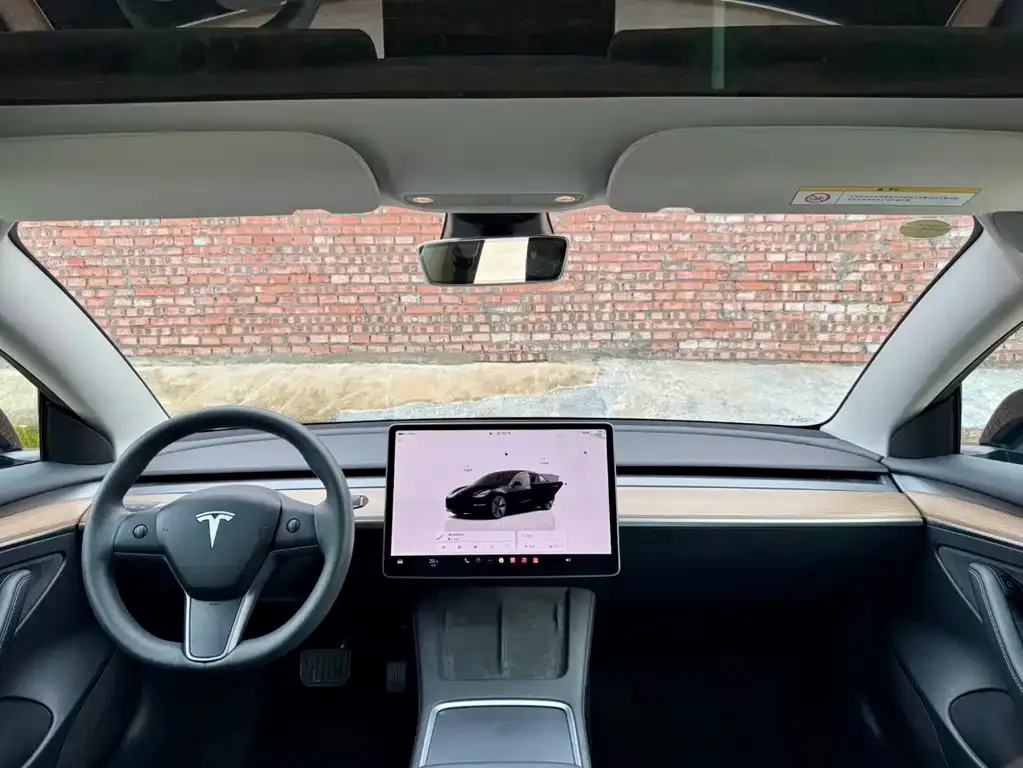 Tesla Model 3 — фото 3
