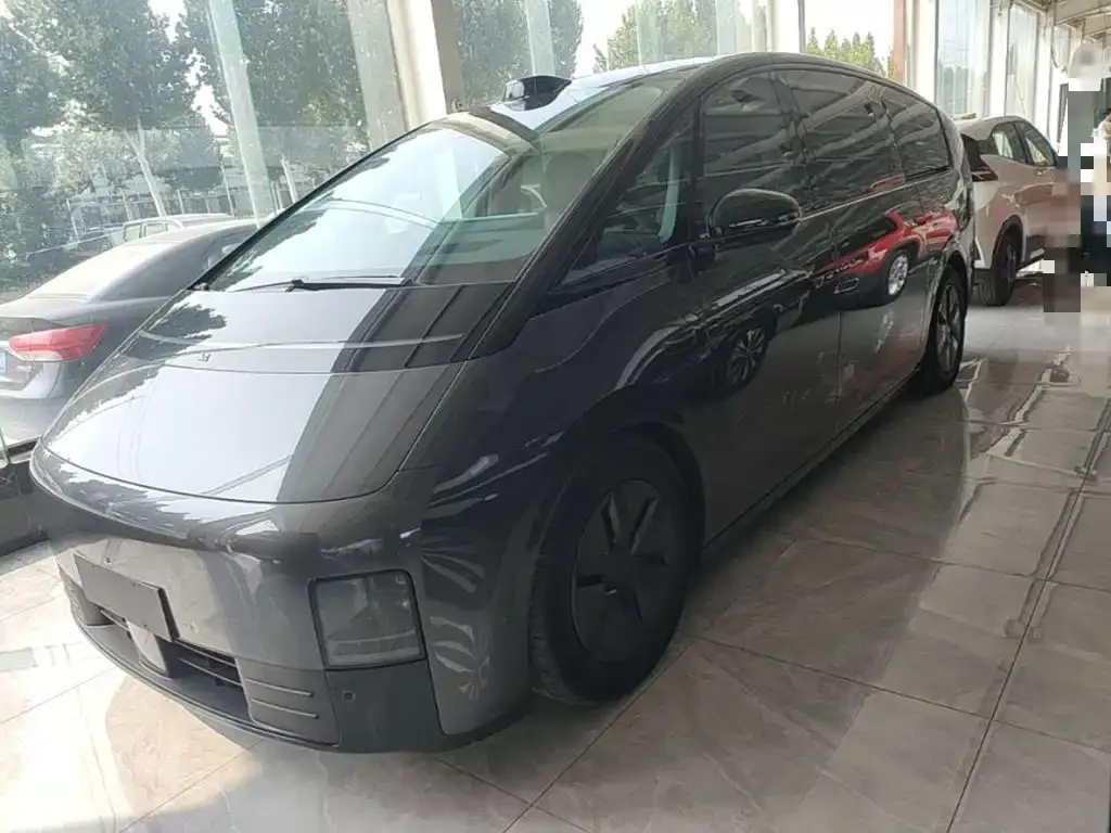 Li Auto MEGA — фото 1