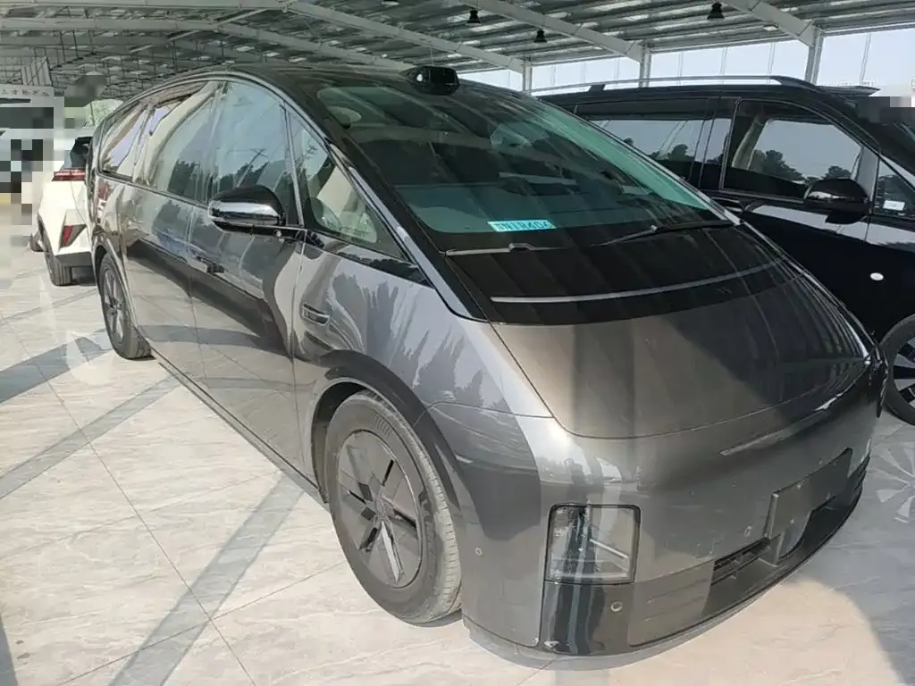 Li Auto MEGA — фото 6