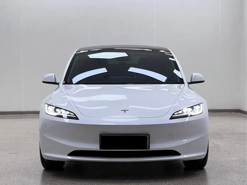 Tesla Model 3 — фото 5