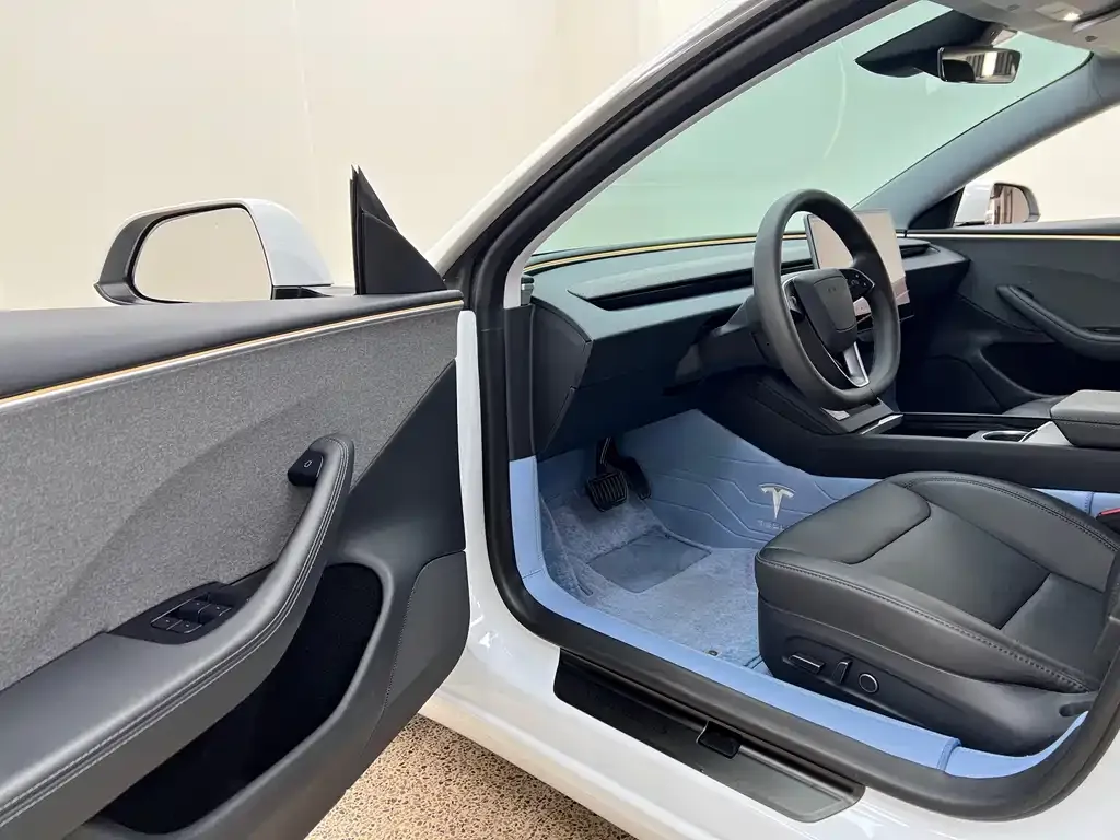 Tesla Model 3 — фото 4