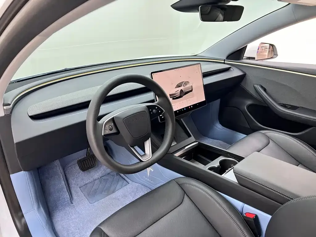 Tesla Model 3 — фото 8