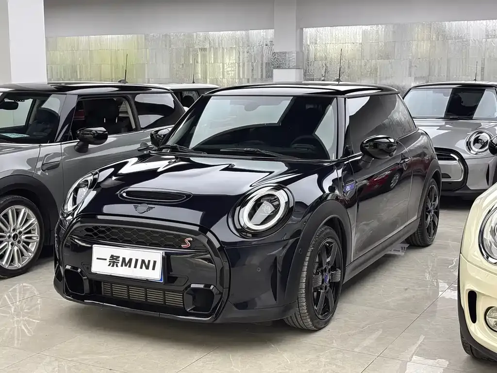 MINI Cooper (3-door) — фото 1