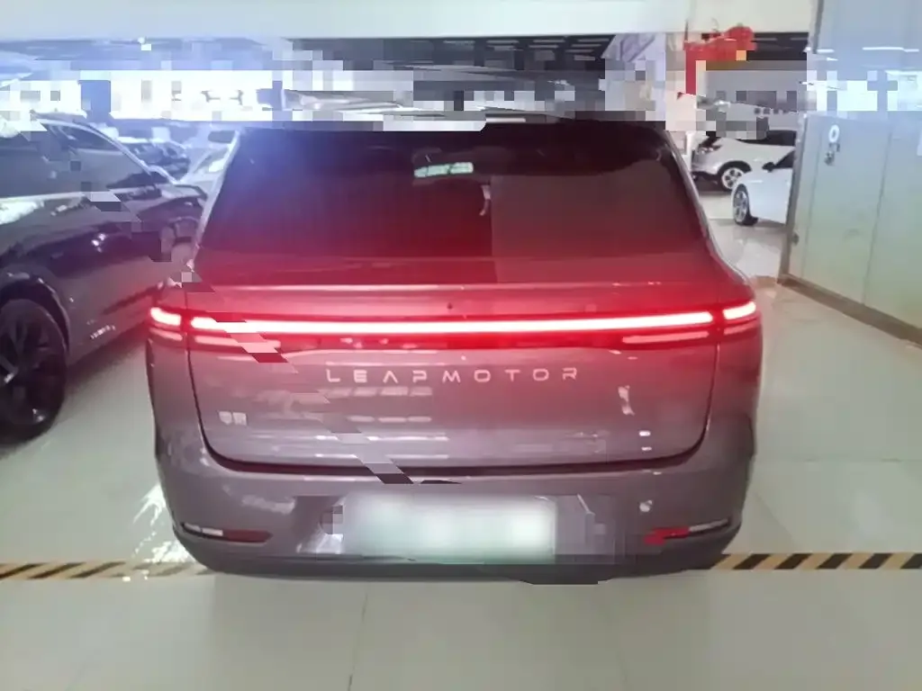 Leapmotor C10 — фото 10