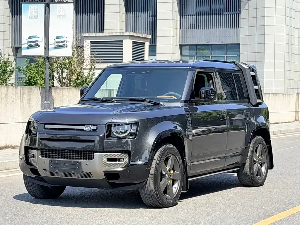 Land Rover Defender — фото 1