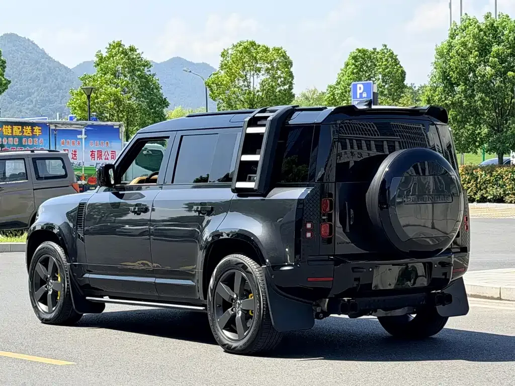 Land Rover Defender — фото 10