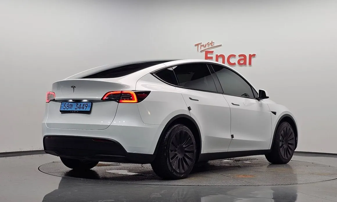 Tesla Model Y — фото 2