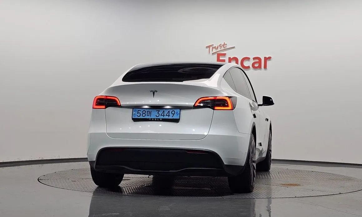 Tesla Model Y — фото 3