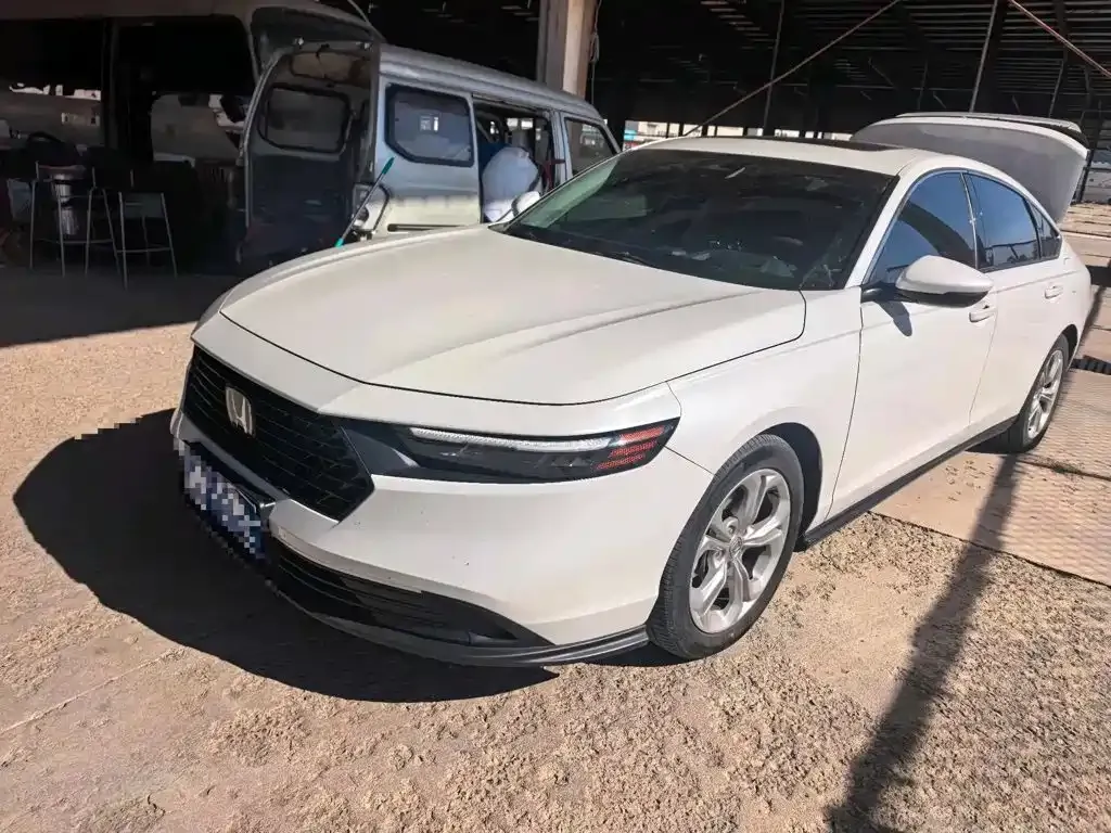 Honda Accord — фото 1