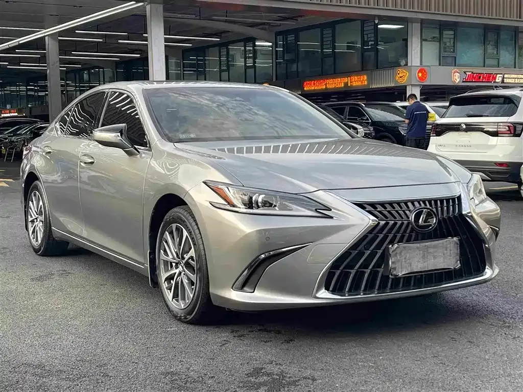 Lexus ES — фото 4