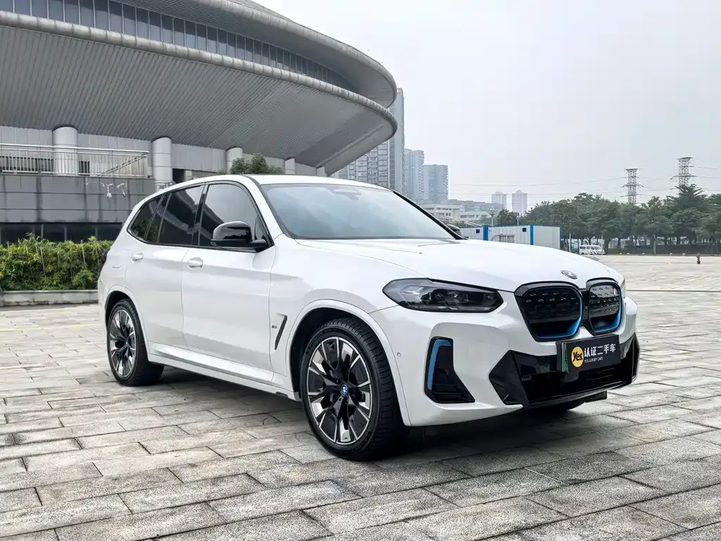 BMW iX3 — фото 2