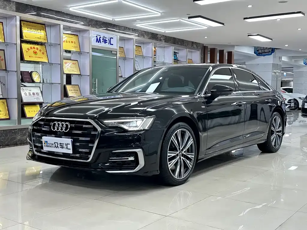 Audi A6L — фото 1