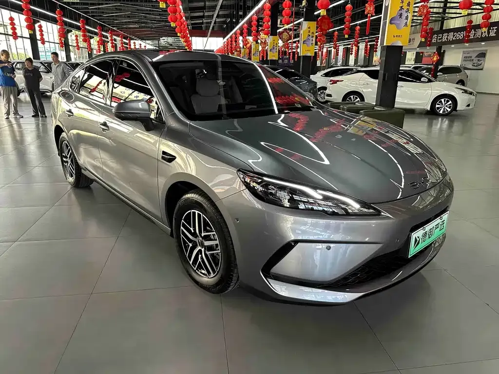 BYD Seal 05 DM-i — фото 8