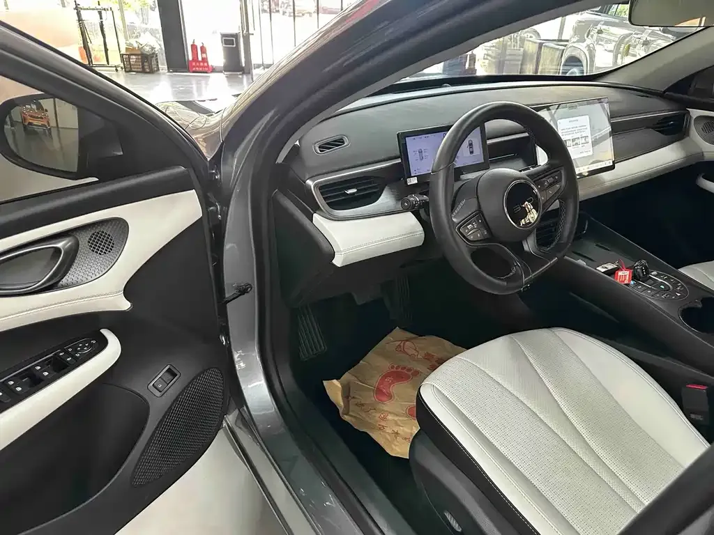 BYD Seal 05 DM-i — фото 4