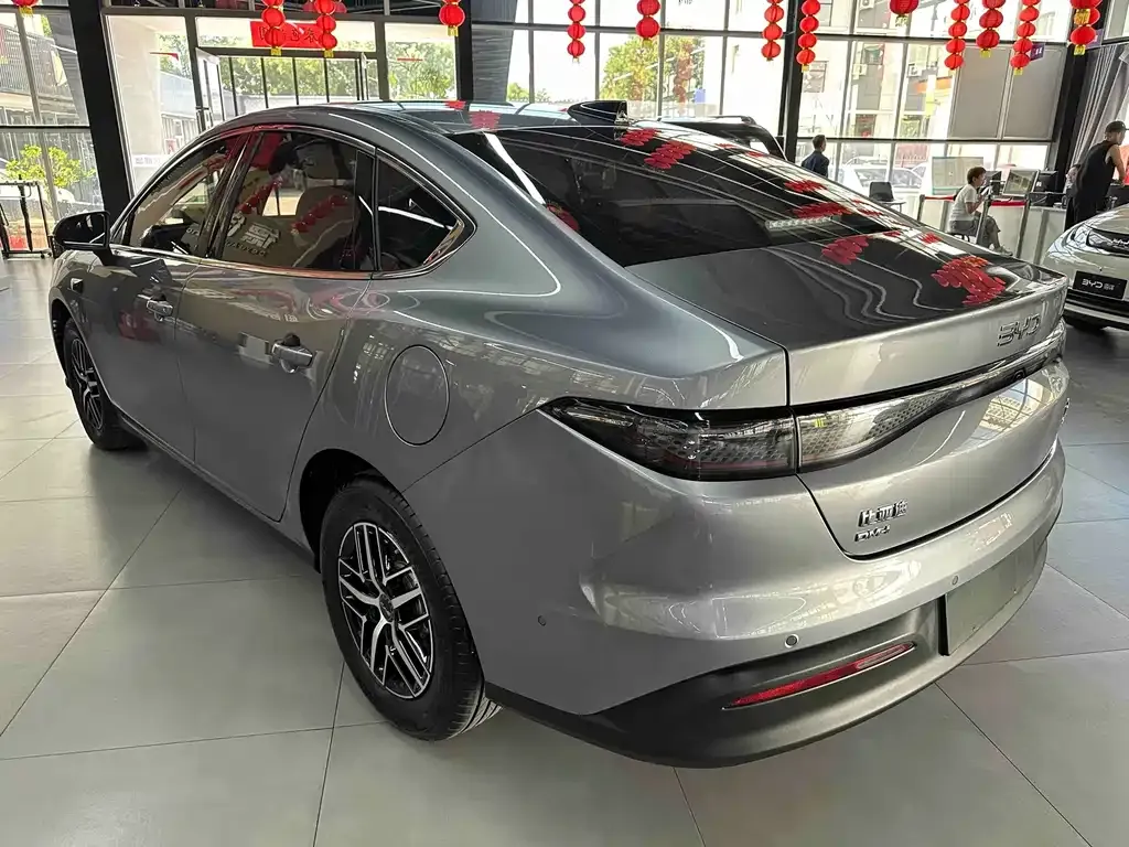 BYD Seal 05 DM-i — фото 6