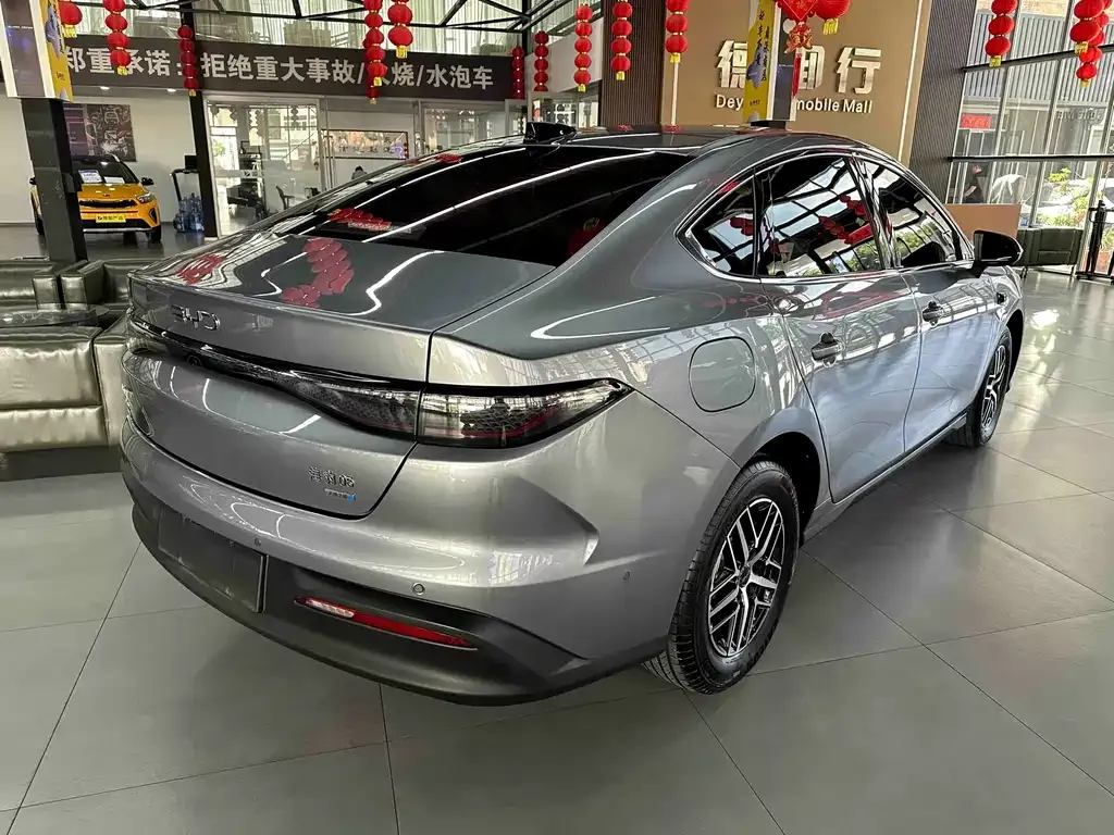 BYD Seal 05 DM-i — фото 9