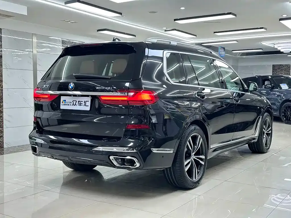 BMW X7 — фото 7