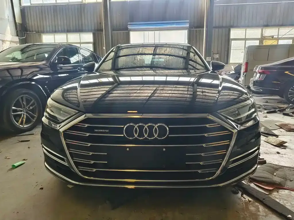 Audi A8 — фото 2