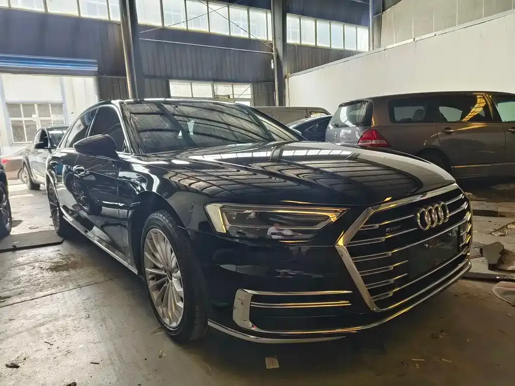 Audi A8 — фото 9