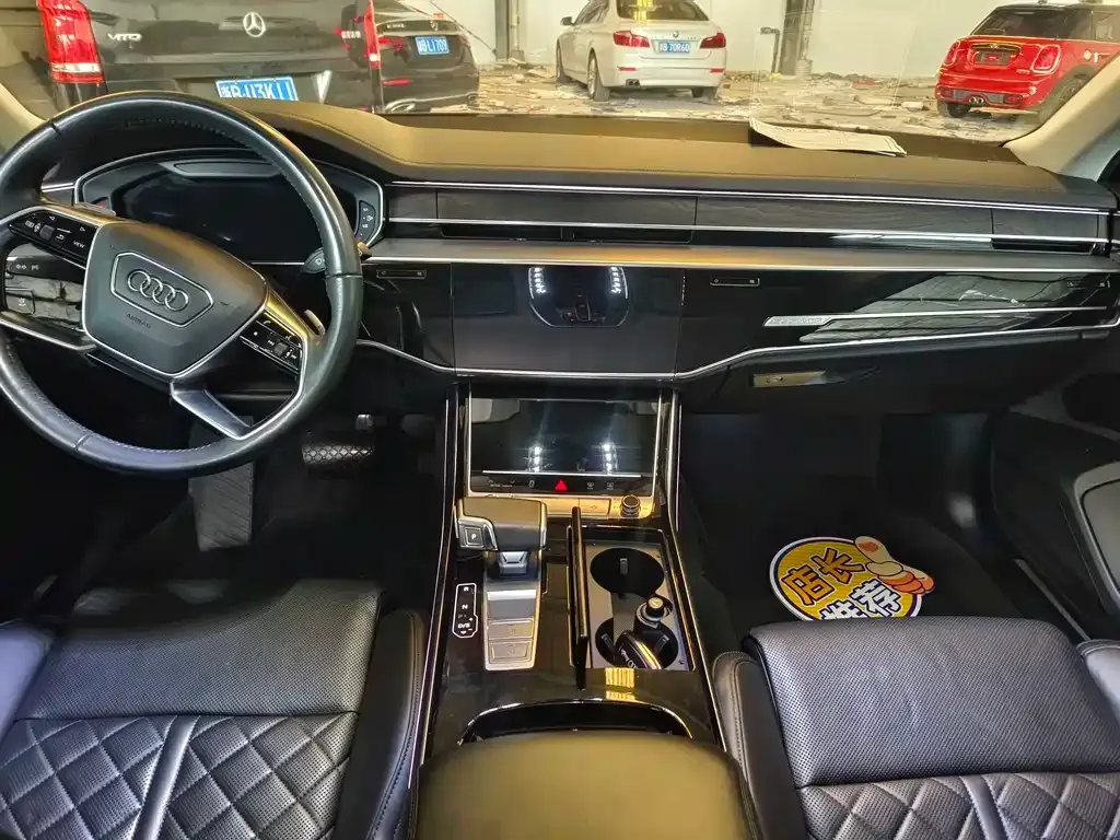 Audi A8 — фото 5