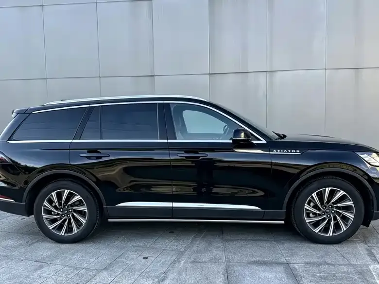 Lincoln Aviator — фото 4