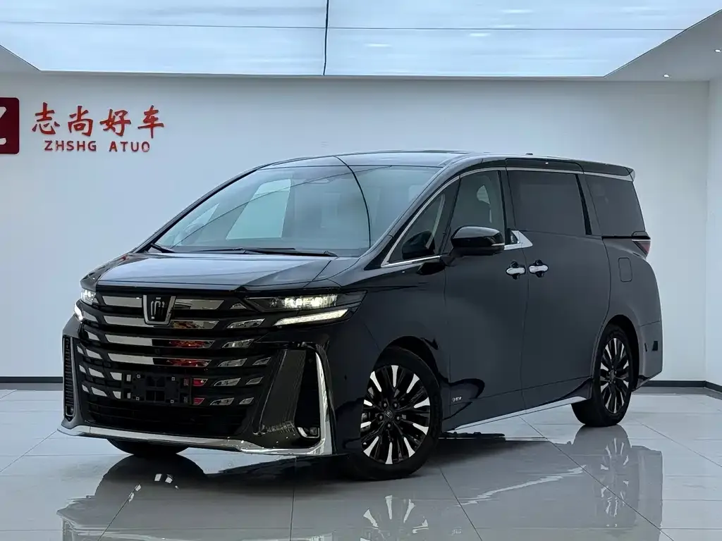 Toyota Vellfire — фото 1
